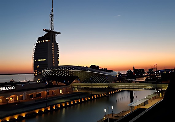 Wohnen auf Zeit Bremerhaven - Havenwelten am Abend